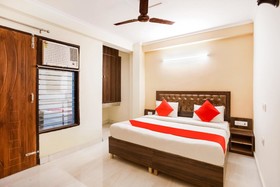 Kartik House by OYO Rooms