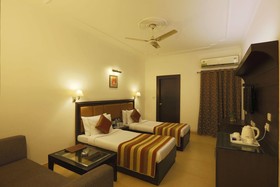 La Sapphire Hotel