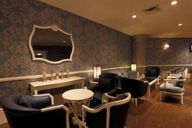 La Sapphire Hotel