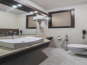 Hotel Le Grand By FabHotels