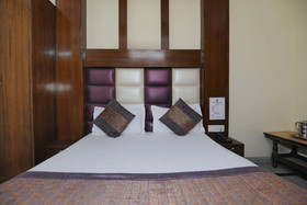Lord Krishna Hotel Dx. Inn by OYO Rooms