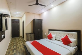 Metro Golden Residency by OYO Rooms