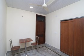 Metro View By OYO Rooms