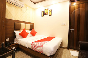 Mona Regency Hotel And Banquets by OYO Rooms