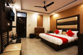 Mona Regency Hotel And Banquets by OYO Rooms
