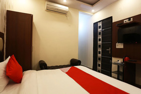 Mona Regency Hotel And Banquets by OYO Rooms