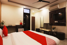Mona Regency Hotel And Banquets by OYO Rooms