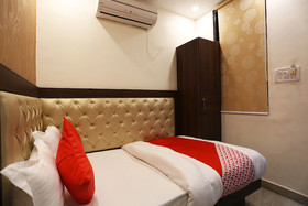Mona Regency Hotel And Banquets by OYO Rooms