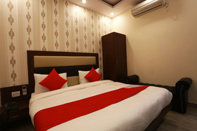 Mona Regency Hotel And Banquets by OYO Rooms