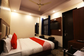 Mona Regency Hotel And Banquets by OYO Rooms
