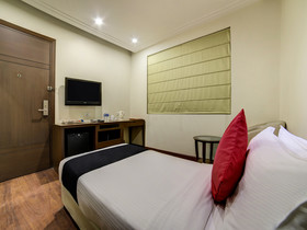 New Haven Hotel Greater Kailash by OYO