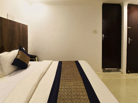 OYO 18618 Ocean Blue Residency