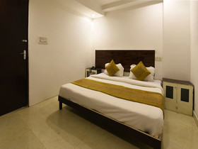 OYO 18618 Ocean Blue Residency