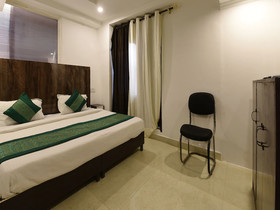 OYO 18618 Ocean Blue Residency