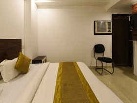 OYO 18618 Ocean Blue Residency