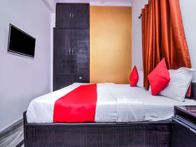 OYO 22321 Nitin Palace Guest House