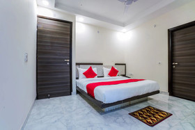 OYO 23299 Hotel Royal Orbit