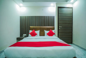OYO 23299 Hotel Royal Orbit
