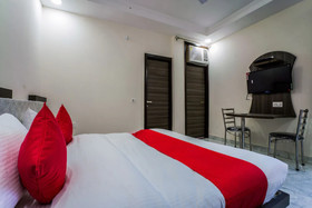 OYO 23299 Hotel Royal Orbit