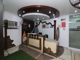 OYO 27802 Hotel Boom Room