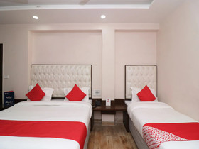 OYO 27802 Hotel Boom Room