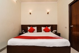 Collection O 16365 Delight Inn Near
