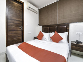 OYO Flagship 22449 Rajouri Garden J block