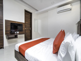 OYO Flagship 22449 Rajouri Garden J block