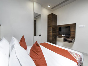 OYO Flagship 22449 Rajouri Garden J block