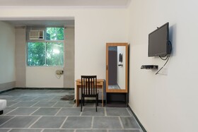 OYO Flagship 45264 Opposite Paryavaran Complex Post Office