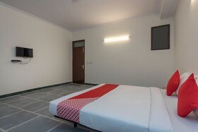 OYO Flagship 45264 Opposite Paryavaran Complex Post Office