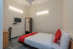OYO Flagship 45264 Opposite Paryavaran Complex Post Office