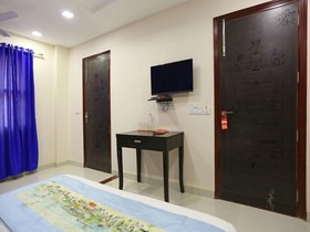 OYO Flagship 545 Rohini Pitampura
