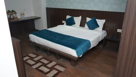 Qotel Hotel Rajori Garden