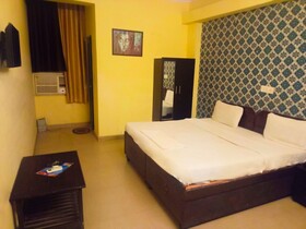 Roomshala Diamond Key
