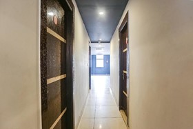 Royal Inn by OYO Rooms