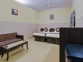 Shubham Palace by OYO