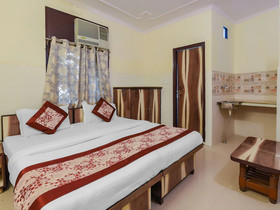 Shubham Palace by OYO