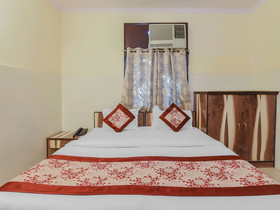 Shubham Palace by OYO