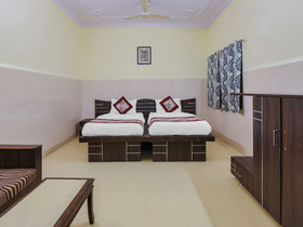 Shubham Palace by OYO