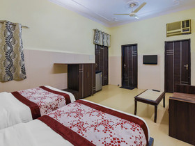 Shubham Palace by OYO