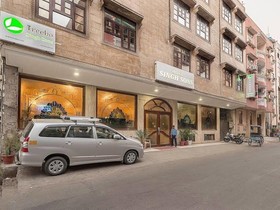 Treebo Singh Sons Karol Bagh