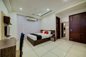 Supreme Residency by OYO Rooms