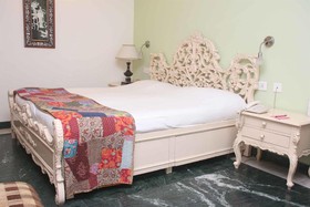 Tavern Business Hotel