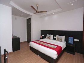 The Curtis By OYO Rooms