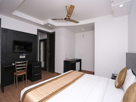 The Curtis By OYO Rooms