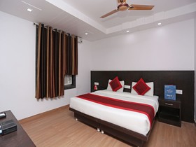 The Curtis By OYO Rooms