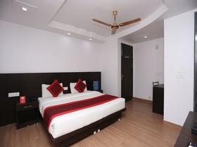 The Curtis By OYO Rooms