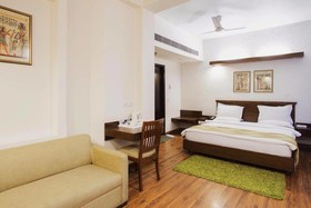 Rockland Hotel C R Park