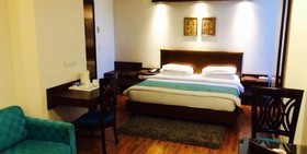 Rockland Hotel C R Park